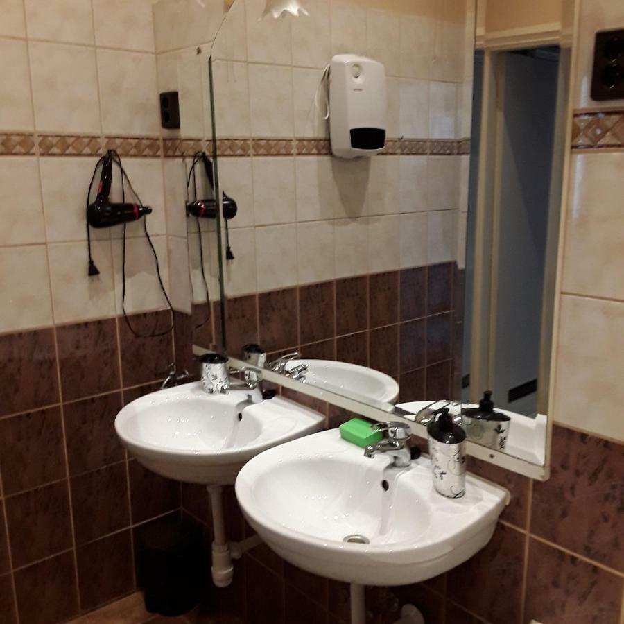 Civis Gold Apartman ديبريتْسين المظهر الخارجي الصورة