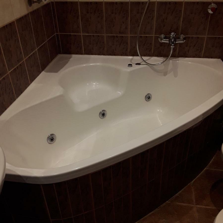 Civis Gold Apartman ديبريتْسين المظهر الخارجي الصورة